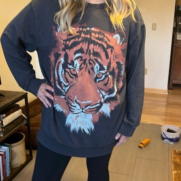 Free People Vintage Oversized Tiger Sweatshirt… - Picture 2 of 11